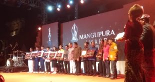 Pastikan Berjalan Aman dan Lancar Babinsa Mengwi Pantau Kegiatan Penganugrahan Mangupura Award 2023