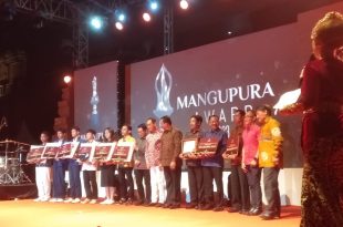 Pastikan Berjalan Aman dan Lancar Babinsa Mengwi Pantau Kegiatan Penganugrahan Mangupura Award 2023