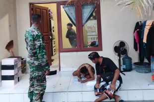 Tertibkan Administrasi Penduduk, Babinsa Desa Intaran Bersama Perangkat Desa Lakukan Sidak