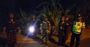 Pastikan Berlangsung Aman dan Lancar, Babinsa Petang Pantau Kegiatan Persembahyangan Bersama