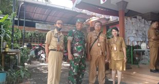 Babinsa Pemecutan Pantau Kunjungan Ketua TP PKK Kota Denpasar