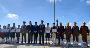 Babinsa Koramil 1611-01/Dentim Atensi Upacara Peringatan Hari Bela Negara Ke-75 Tahun