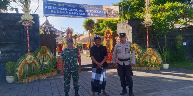 Babinsa Padangsambian Atensi Peresimian Gedung Pusdiklat Di Vihara Budha Sakyamuni